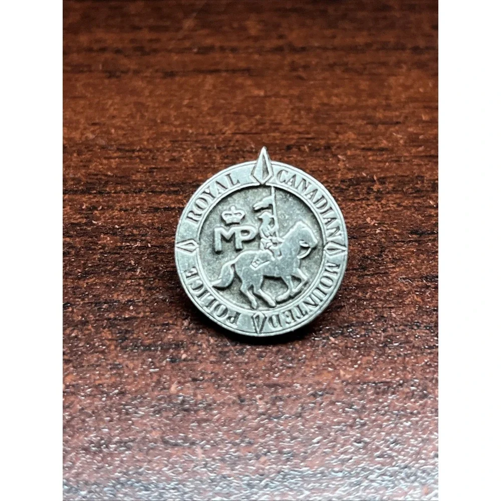 Royal Canadian Mounted Police Canada Lapel Hat Pin